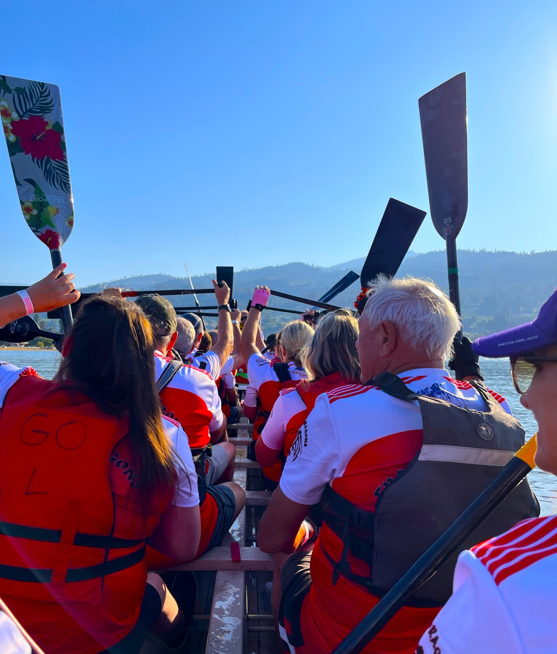 Paddles Up in Penticton before a race #fraserdragons