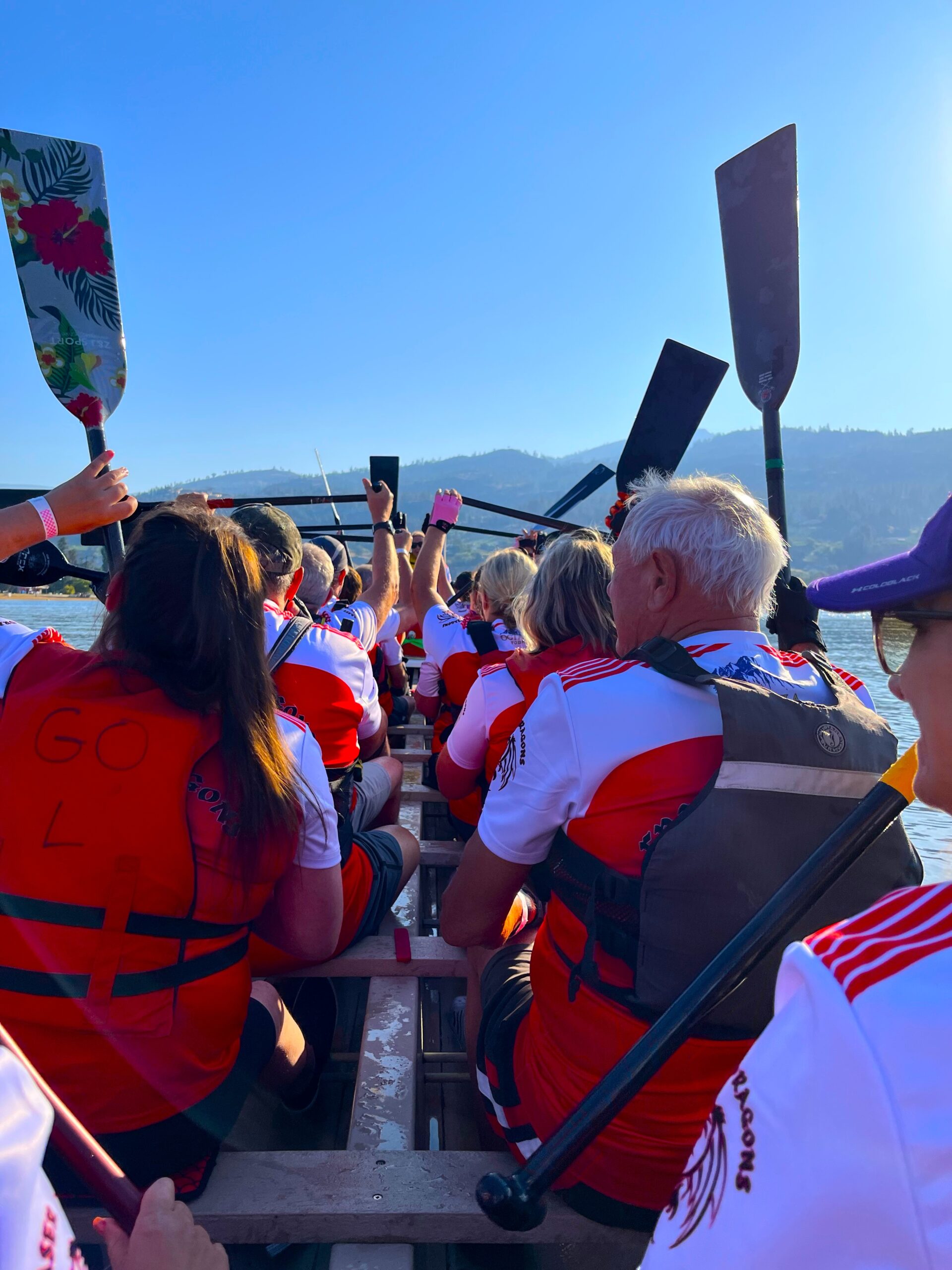 Paddles Up in Penticton before a race #fraserdragons